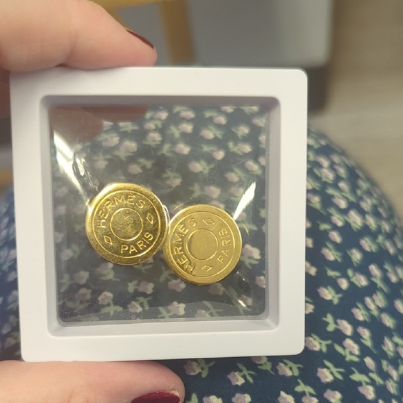 Jewelry - Hermès Gold Button Set